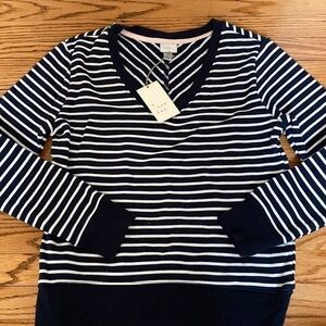A new day navy and white striped vneck shirt sz xs nwt